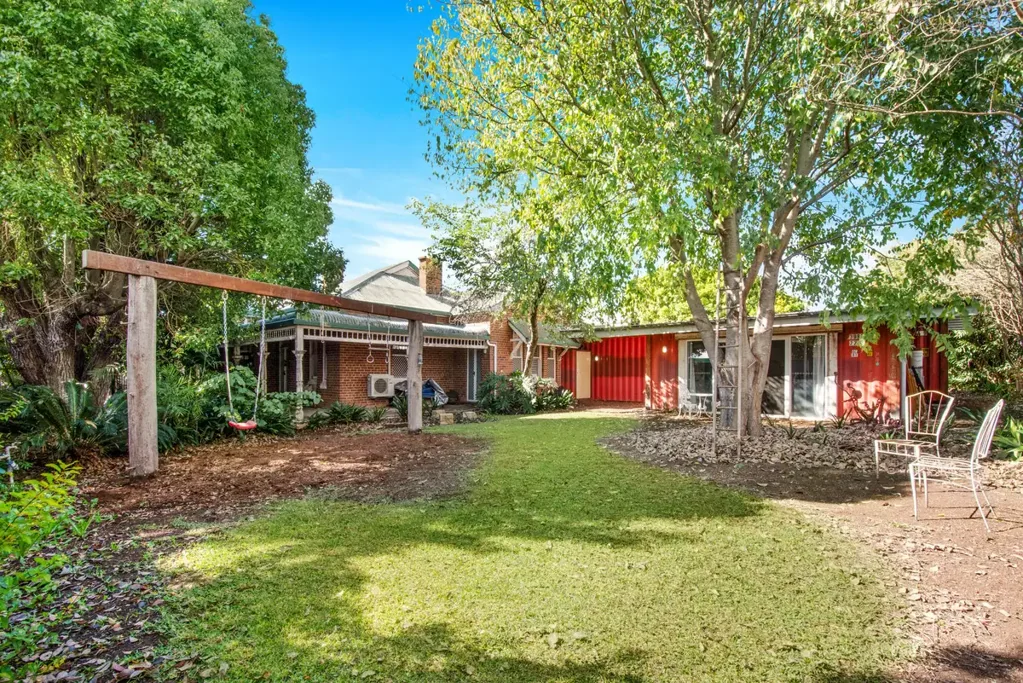 Gunnedah 5部屋 Charming Heritage Meets Modern Industrial – A Lifestyle Masterpiece in the Heart of Gunnedah