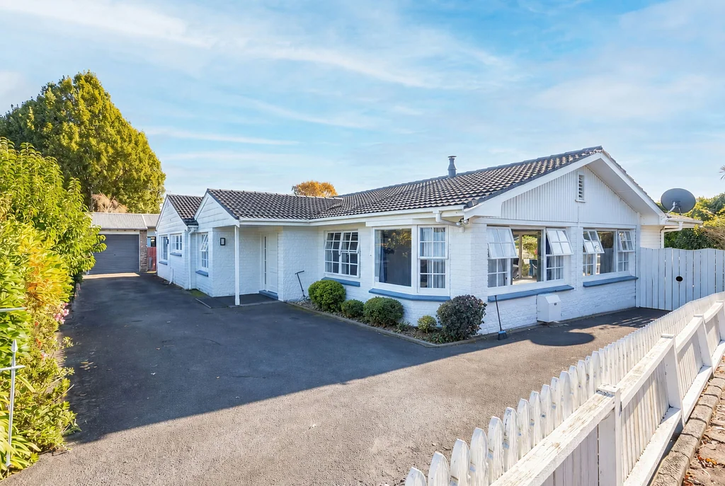 Dinsdale 4침실 Spacious Home, Serious Sellers