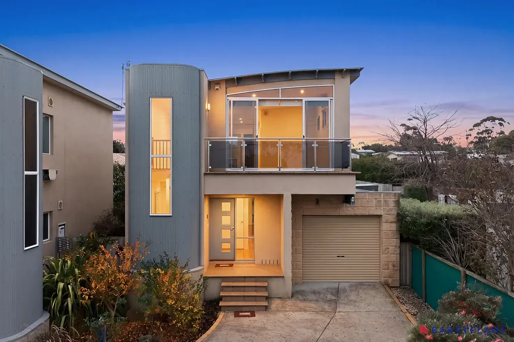 Inverloch 3침실 Premium Inlet-Side Townhouse with Water Views and Low-Maintenance Living.