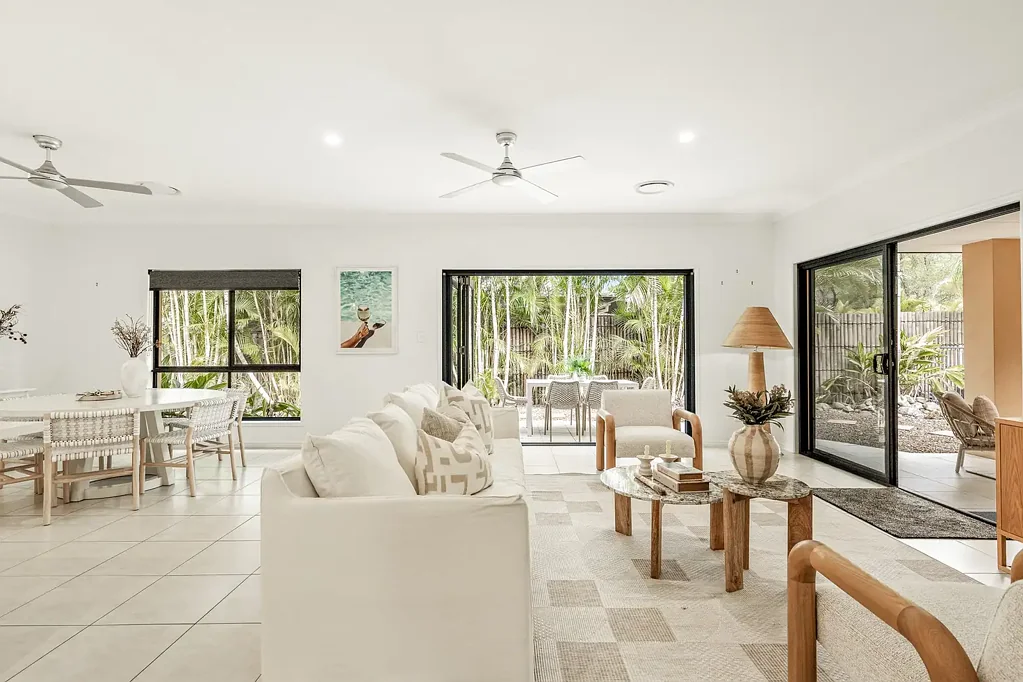 18 Carmarthen Circuit, Pacific Pines, QLD 4211
