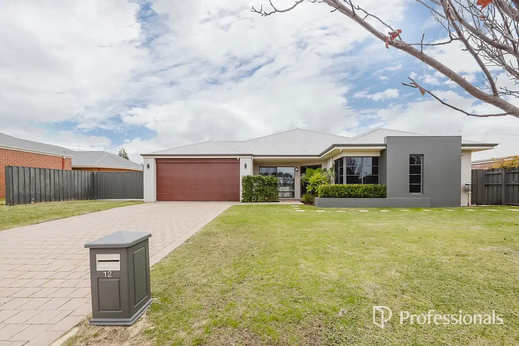 12 Moseley Drive, The Vines, WA 6069