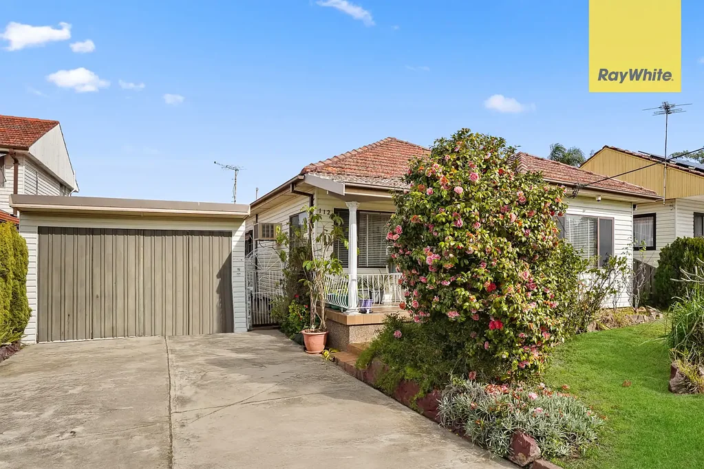 Blacktown 3房  珍爱家族瑰宝 - 68年来首次提供！  Cherished Family Gem - First Time Offered in 68 Years!