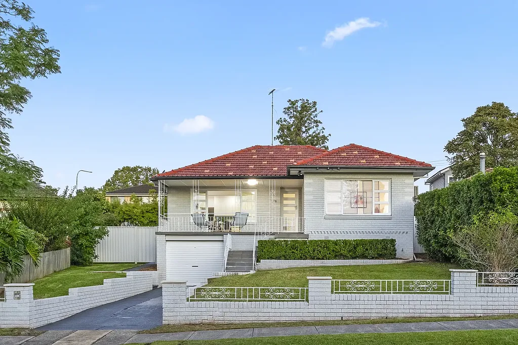 Baulkham Hills 5部屋 R3 Zoned | LMR Opportunity | High-Side 854sqm with Outstanding Future Potential