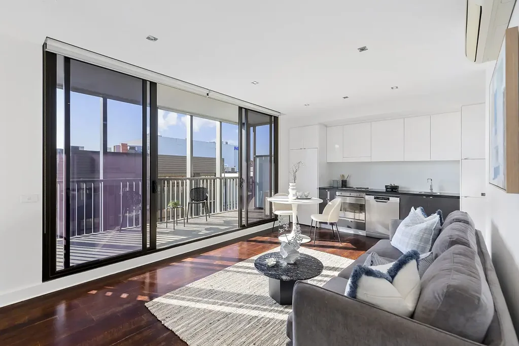 Richmond 2ห้องนอน AUCTION 11th July 1PM | MODERN RIVERSIDE LIVING IN THE HEART OF RICHMOND