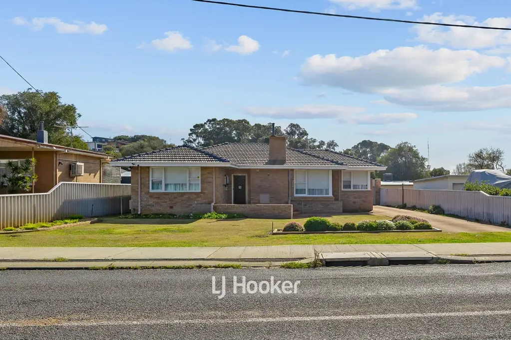 South Bunbury 3 Bedroom Character, Space & Endless Potential on 1012m2