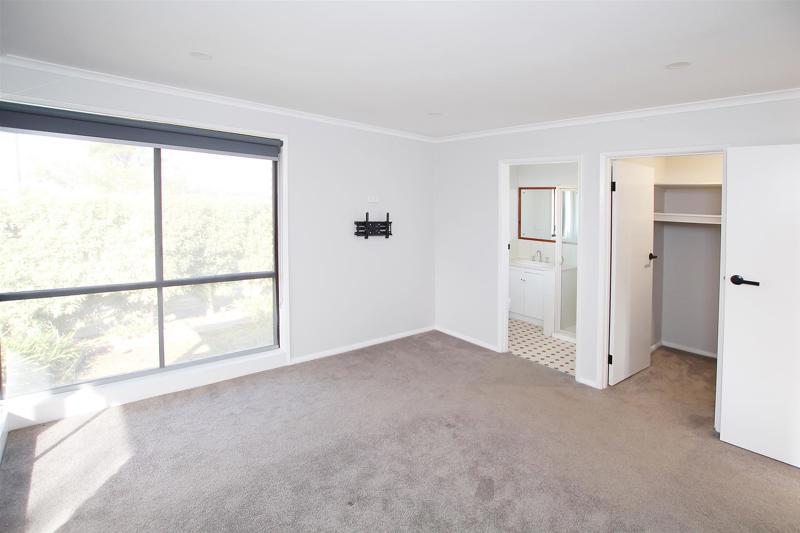 114 WOODEND RD, WARRNAMBOOL VIC 3280, 0 rūma, 0 rūma horoi, House