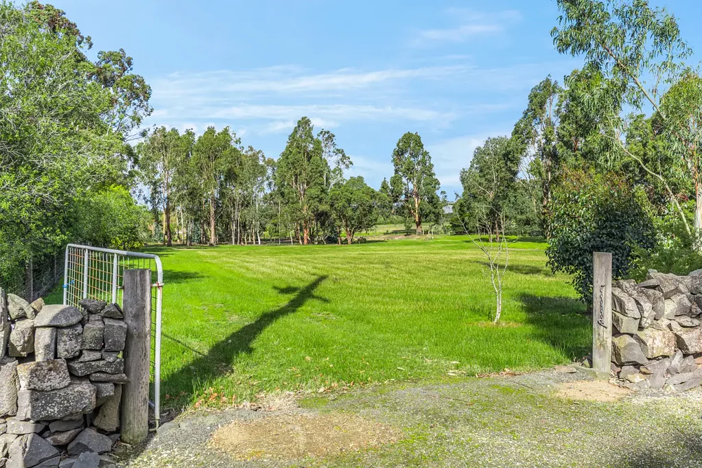 Lethbridge Rare 8,800m² Township Allotment in the Heart of Lethbridge