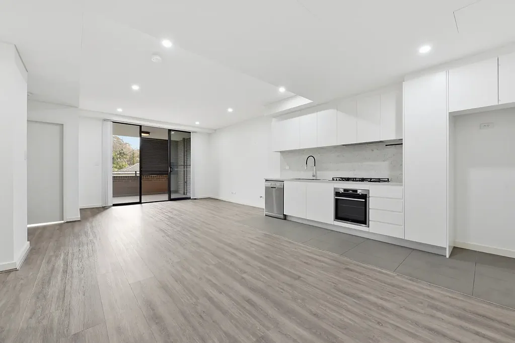 Stylish apartment with study in the sought-after Orchard