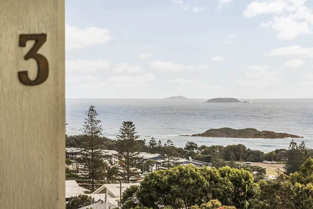 Coffs Harbour 5chambre Expansive Family Living with Self-Contained Dual Accommodation