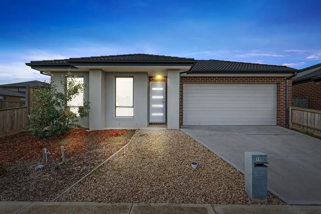 PRISTINE FAMILY HOME IN A DESIRED LOCATION