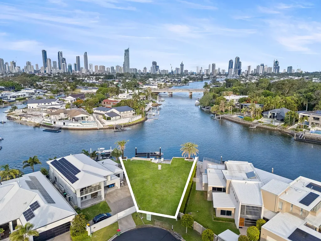 Bundall Coveted Main River Landholding: Exclusive Location, Exceptional Potential.