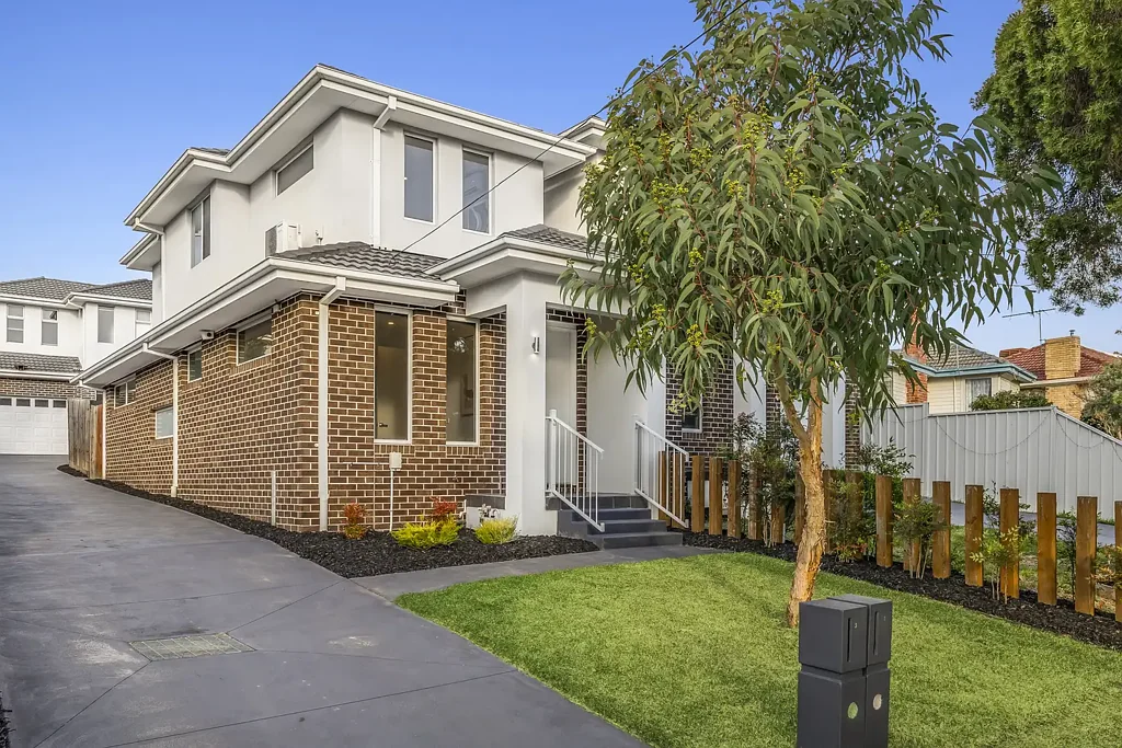 Oakleigh East 3 Bedroom Northern Radiance with Parkside Permanence