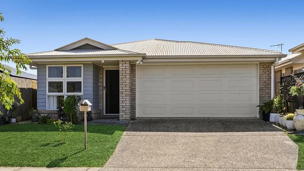 Logan Reserve 4房 Palladio精筑 低维护砖木结构 四卧带套间 现代厨房 双车库 336m2围栏地 社区便利 太阳能节能 Feature-Packed Family Home in Sought-After Killara Estate