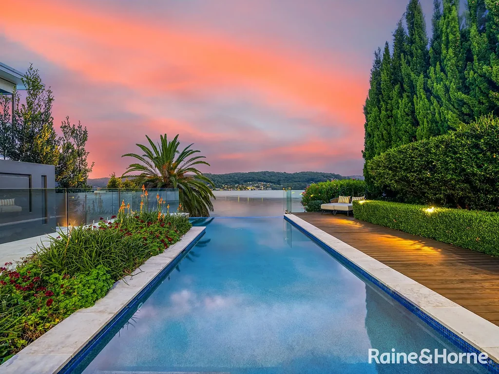22 Albany Street, Point Frederick, NSW 2250