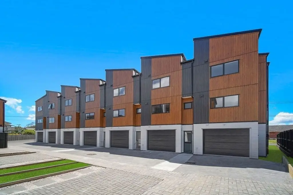 PAKURANGA,3 BEDROOMS