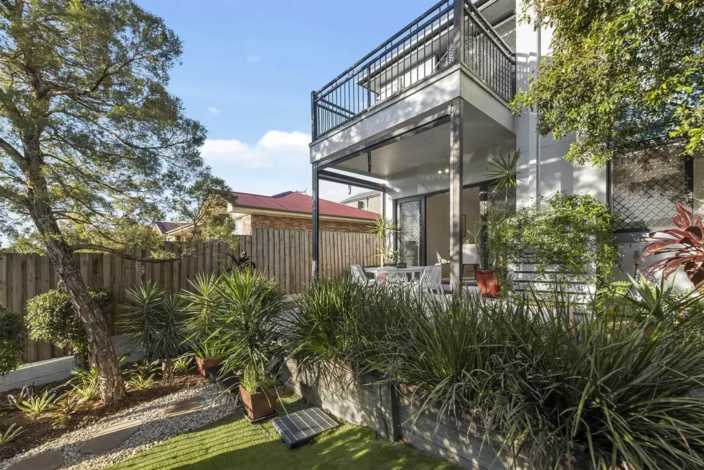 Annerley 3 Bedroom CONVENIENT LIVING IN A BOUTIQUE COMPLEX