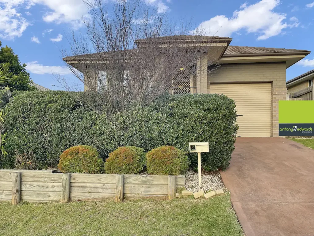 3 Stombuco Place, Goulburn, NSW 2580