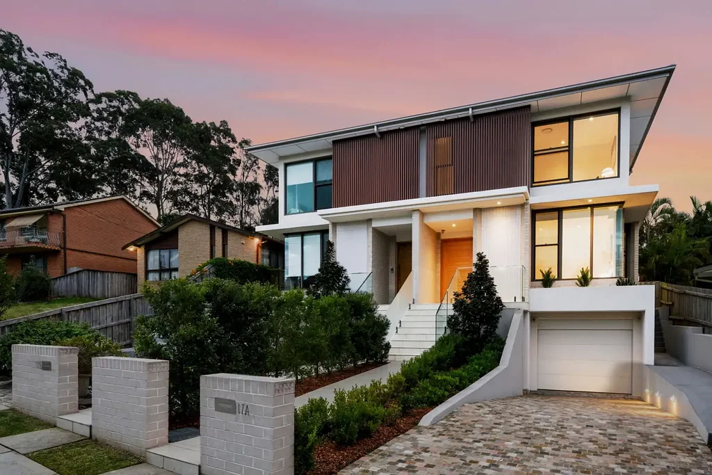 Marsfield 4Zimmer Near-New Double Brick Duplex with Suspended Concrete Slab in Prime Marsfield Location