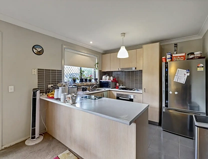 12 Mariner St, Glenfield, NSW 2167, 3房, 2浴, 整租公寓