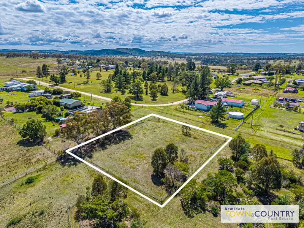 Armidale 22 Isabella Street, Hillgrove