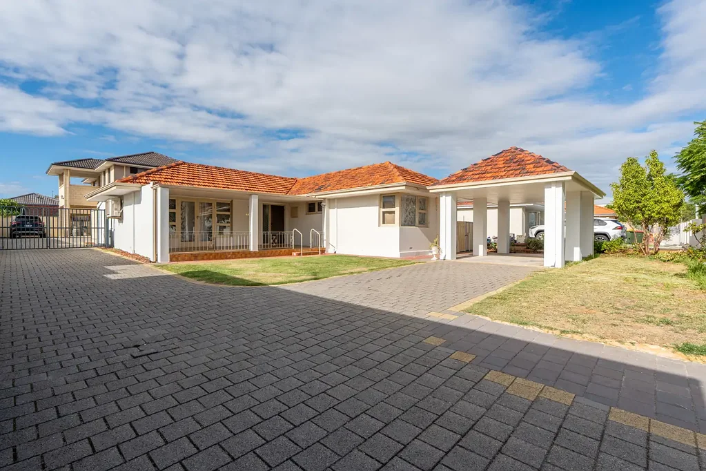 East Cannington 3ห้องนอน EASY CARE FAMILY HOME IN A PRIME LOCATION!