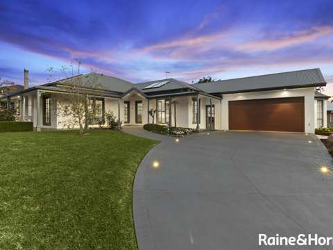 Mollymook Beach 4 Bedroom Understated Coastal Elegance