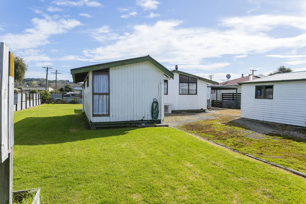 Tamarau 2 Slaapkamer First Home or Investment Opportunity!