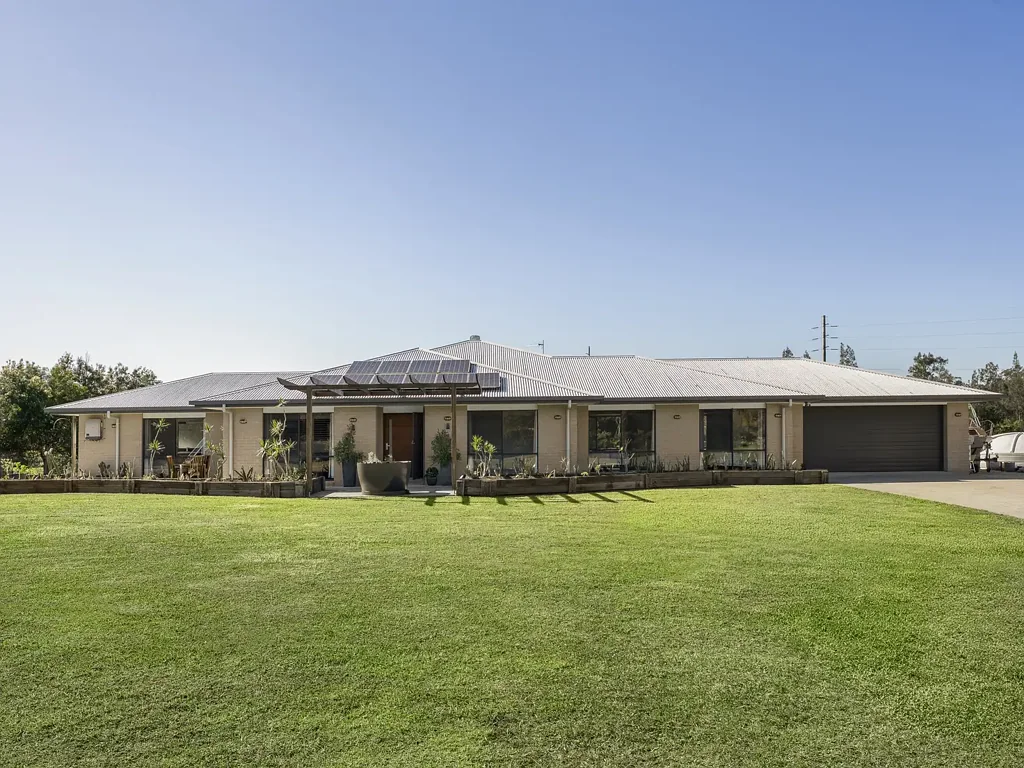 Moonee Beach 5બેડરૂમ Oversized Modern Family Home on 3.38 Private Acres
