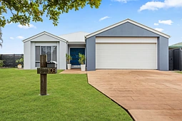105 Caddy Ave, Urraween