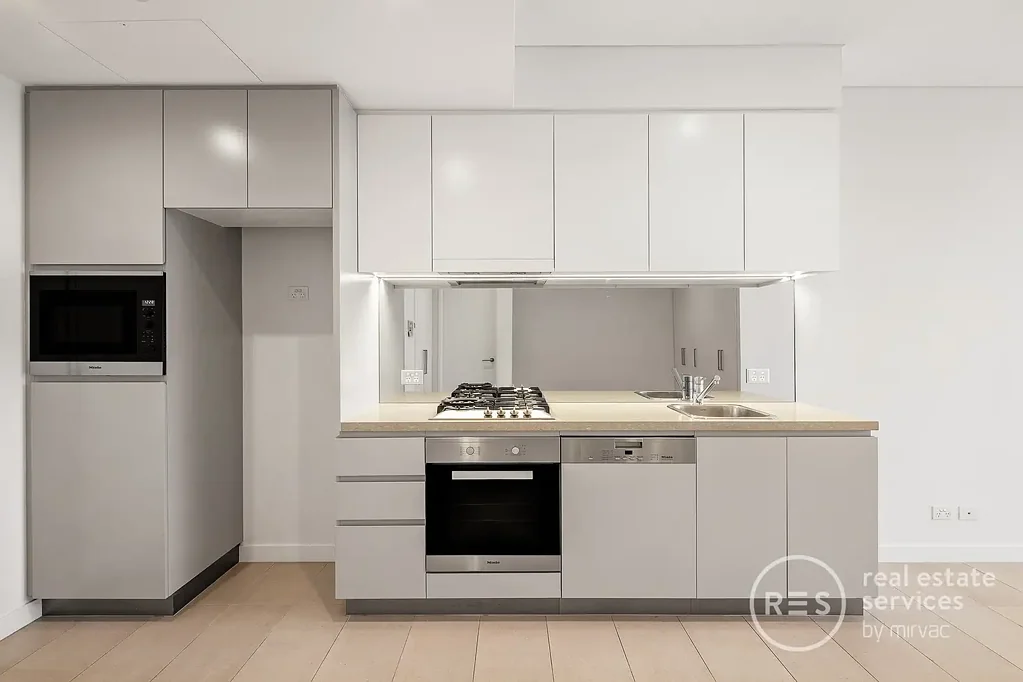Modern Open-Plan Apartment with Parking in Mirvac's Harold Park