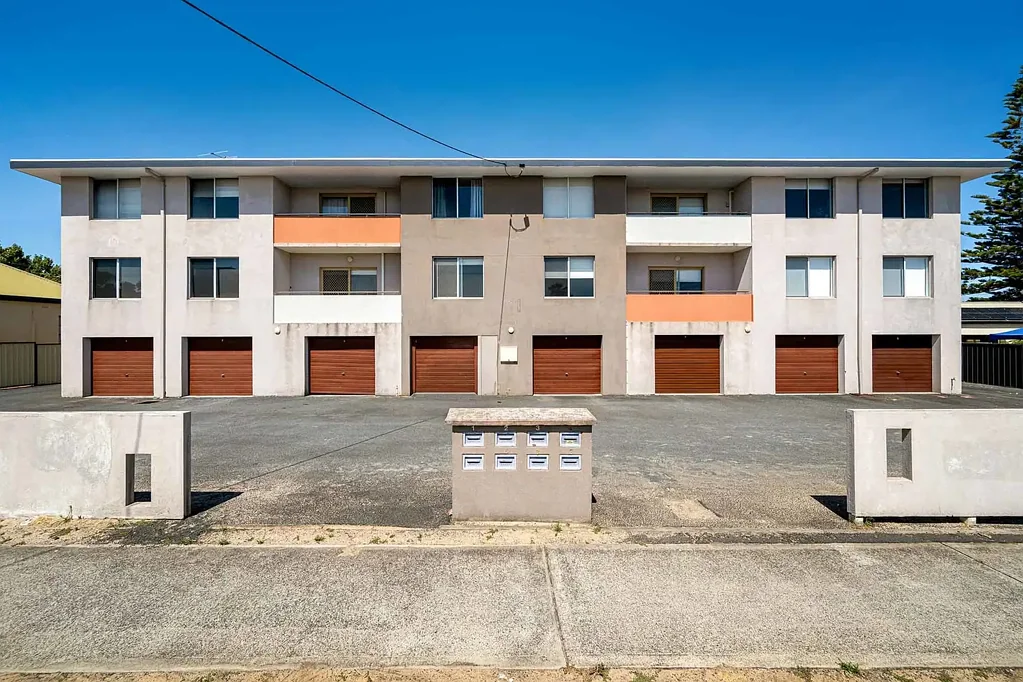 Bunbury 2房  INNER CITY LIVING - CITY AND SURF!