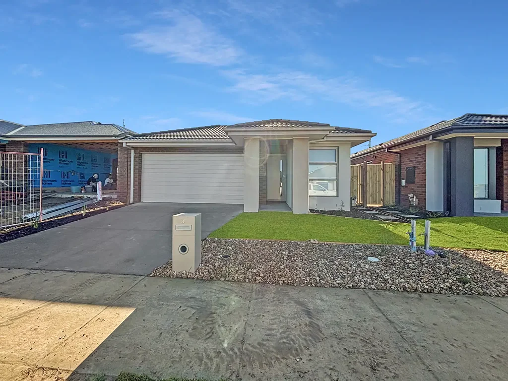 Modern 3-Bedroom Living in Convenient Armstrong Creek
