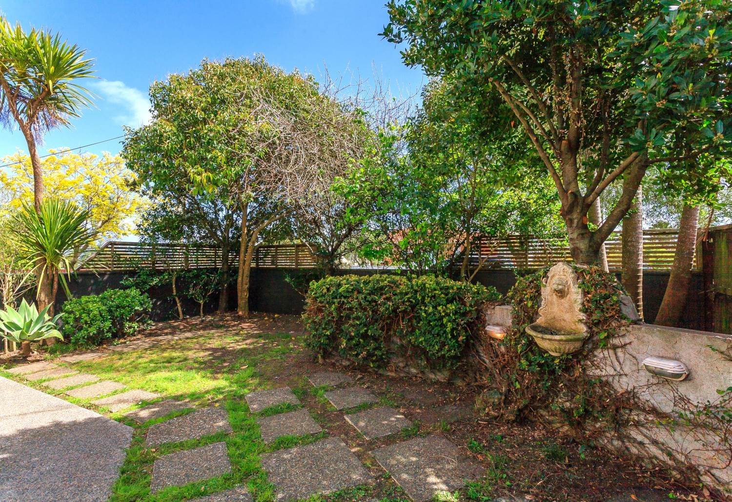 83 Old Lake Road, Narrow Neck, Auckland - North Shore, 3 ห้องนอน, 0 ห้องน้ำ, House