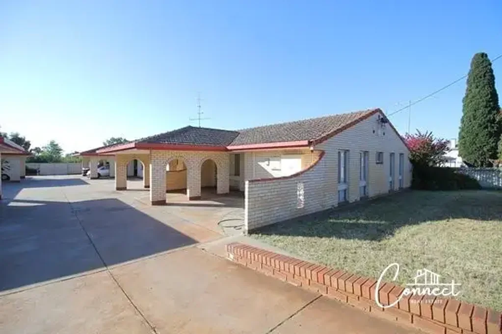 Quiet 2 Bedroom Unit