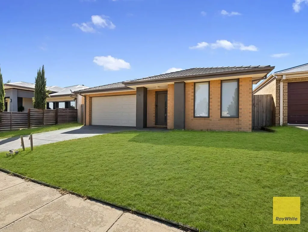 Weir Views 4Kwarto Spacious Family Living with Exceptional Frontage on 540sqm