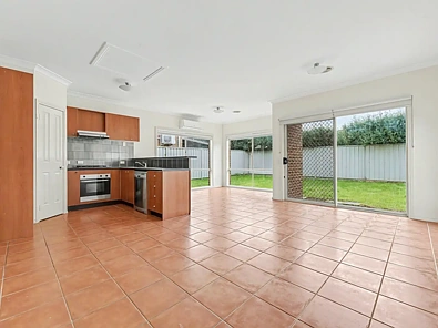10 Spring Circuit, Pakenham, VIC 3810, 3房, 2浴, House