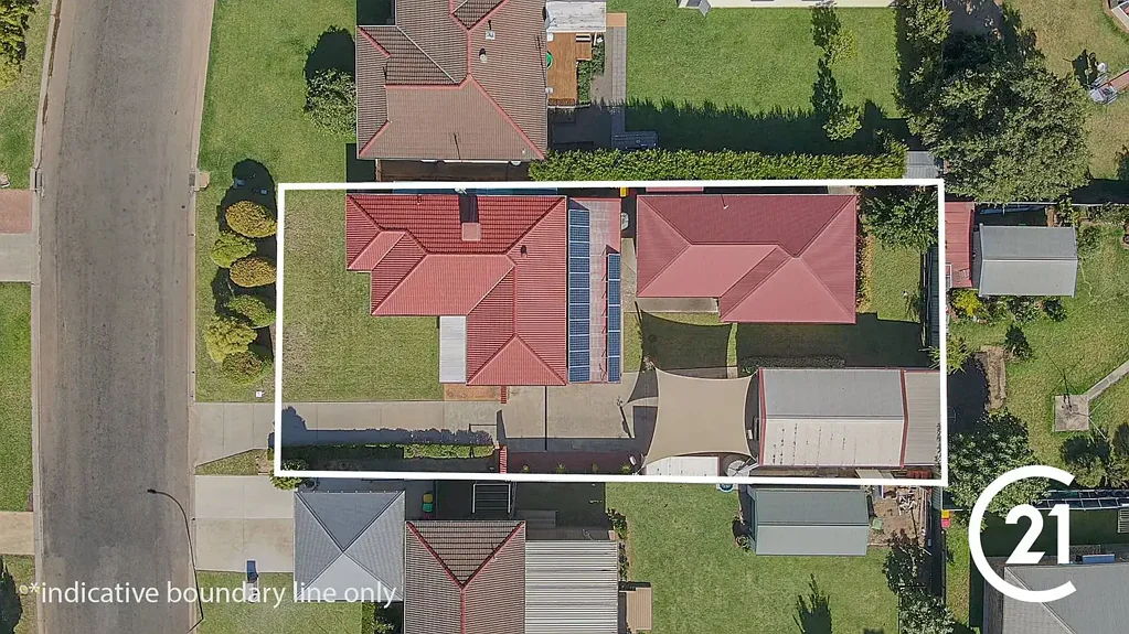 Forbes 4 Bedroom Century 21 Central West Parkes and Forbes - 6852 3793