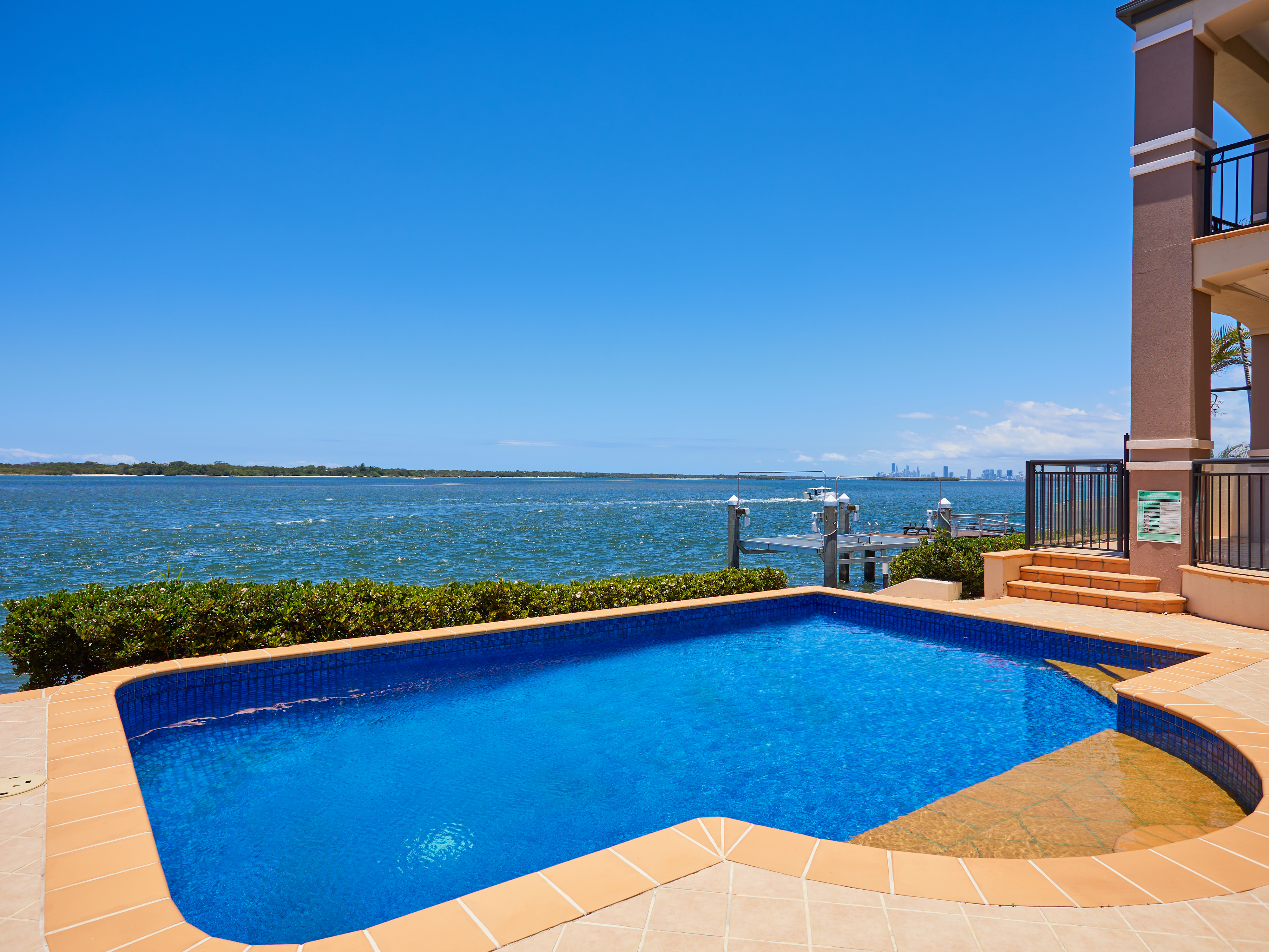 53 THE PENINSULA, PARADISE POINT QLD 4216, 0 rūma, 0 rūma horoi, House