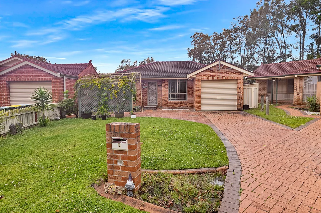 8 Macintyre Street, Bateau Bay, NSW 2261