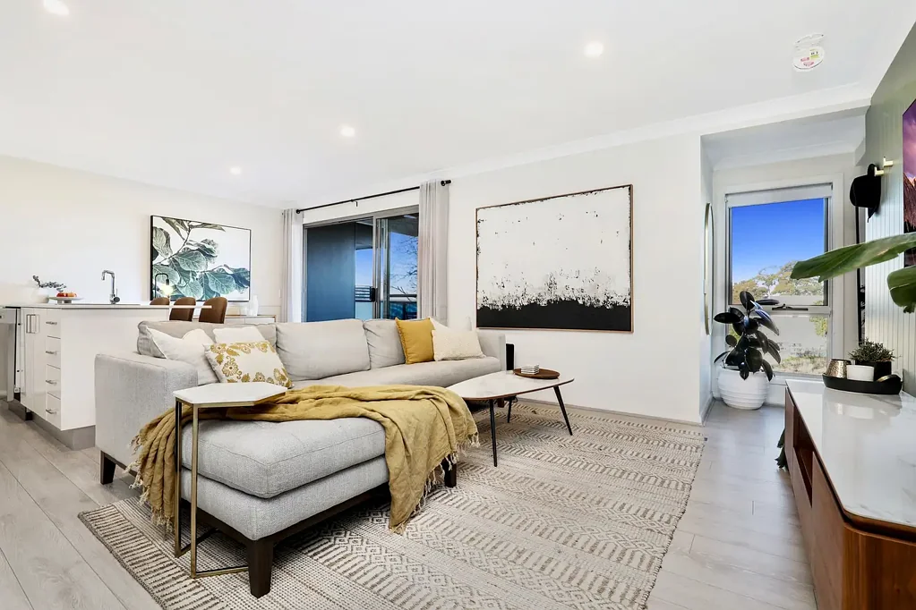 West Wollongong 2房 稀缺六座联排 三层设计 开放式生活 阳光东西向 Innovative, Contemporary Architectural Design.