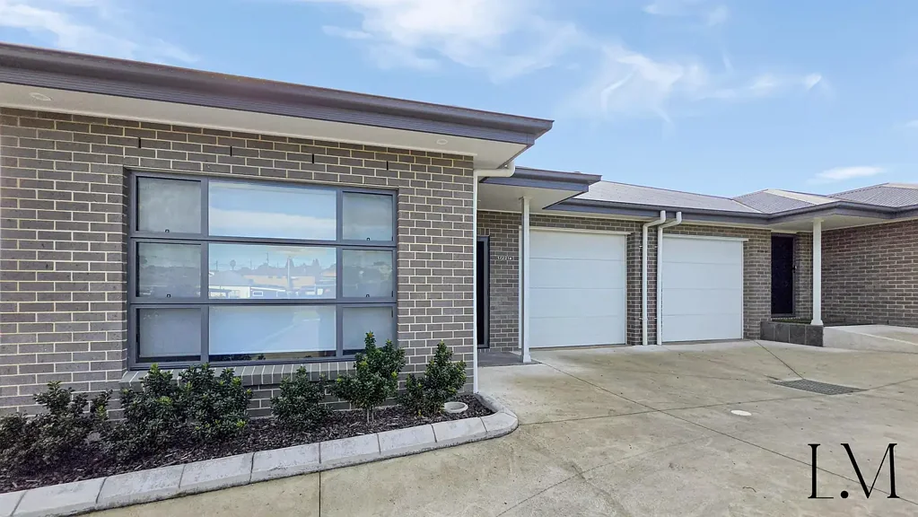 Near New Duplex In Quiet Location