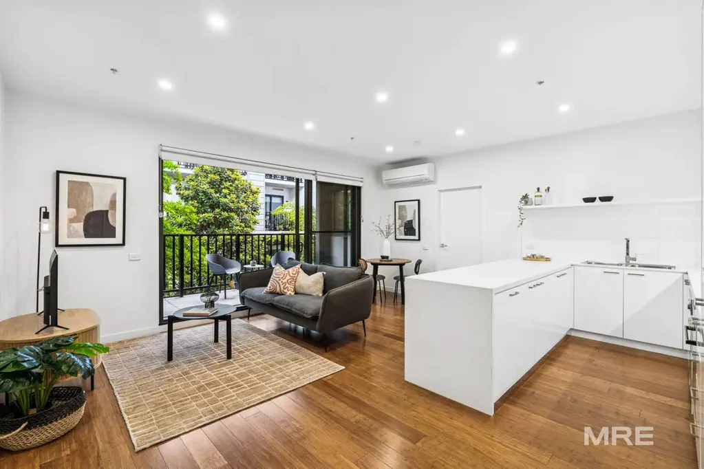 Brunswick West 2 Slaapkamer Expansive Apartment with Sleek Finishes and Secure Parking