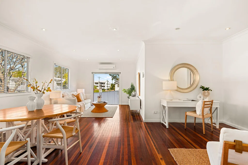 Alderley 3ਬੈੱਡਰੂਮ Options Aplenty! Post-War Beauty with Development Potential