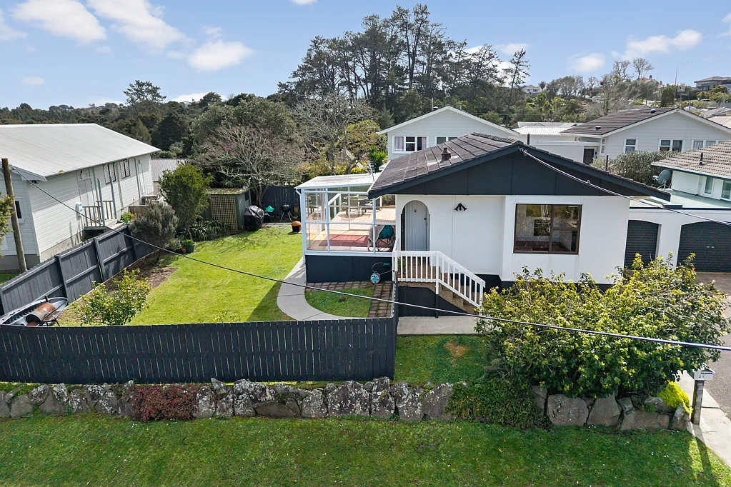2/1 Recreation Drive, Birkenhead, North Shore City, Auckland