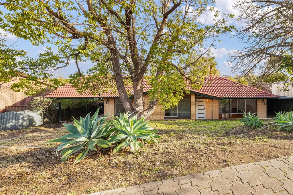 15 Flinders Drive, Valley View, SA 5093