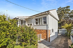 17 Alkera Crescent, West Wollongong
