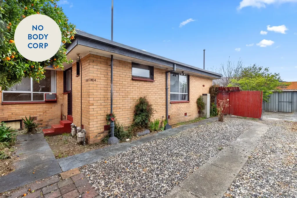 Dandenong 2 Slaapkamer PEACE & PRIVACY IN A PREMIUM POCKET & NO BODY CORP!