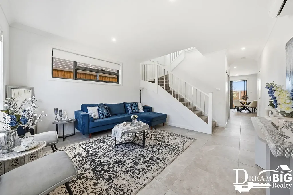 Riverstone 4 Bedroom Stylish Townhouse Living in a Prime Location