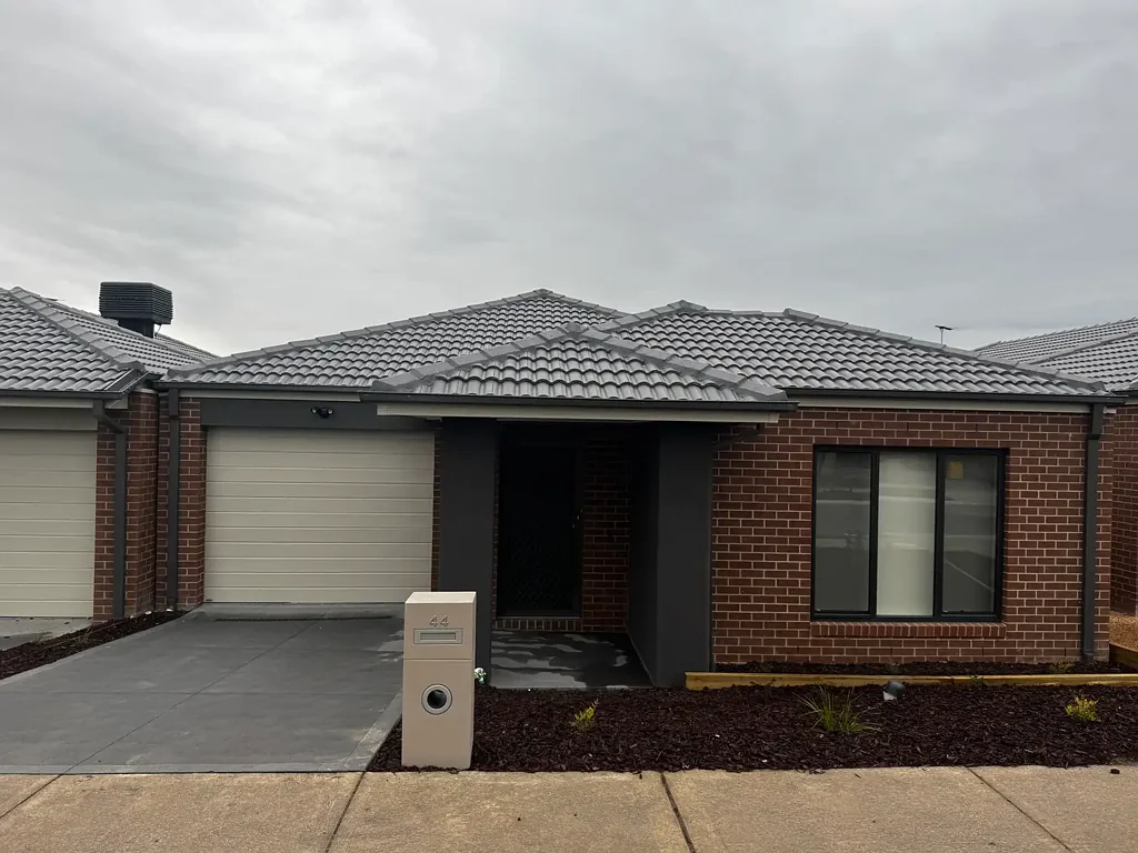BRAND NEW - $550 PW AVAIL NOW