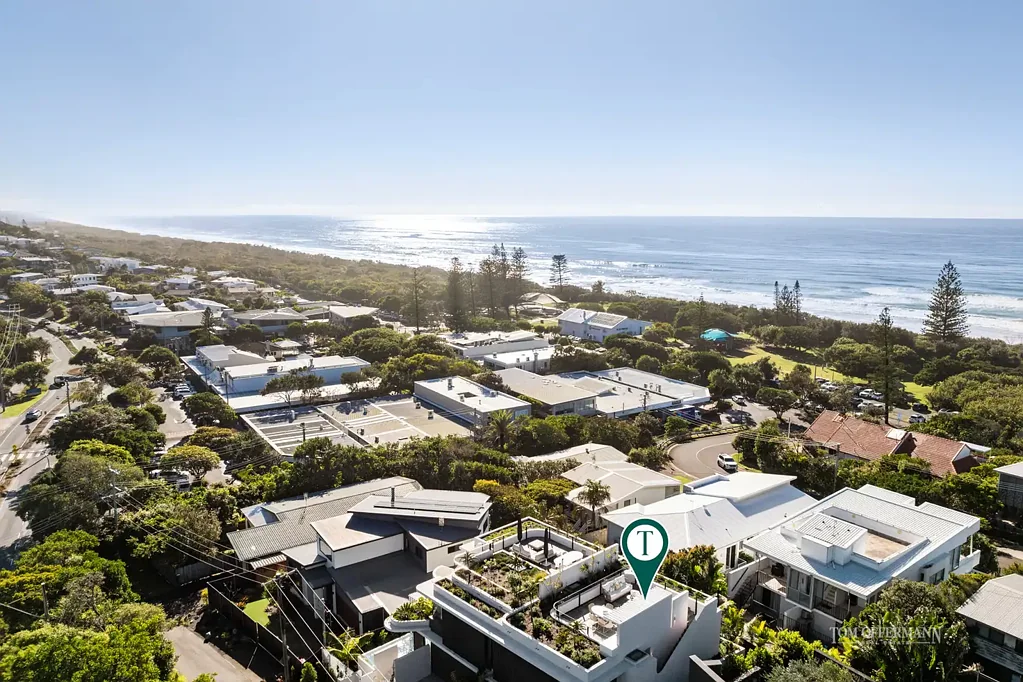 Peregian Beach 3બેડરૂમ Indulge, Unwind, Repeat: Dazzling New Seaside Surprise; Rooftop Terrace; 180 Degree Coral Sea Views.